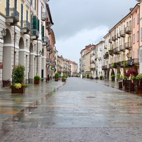 cuneo-piemonte-via roma
