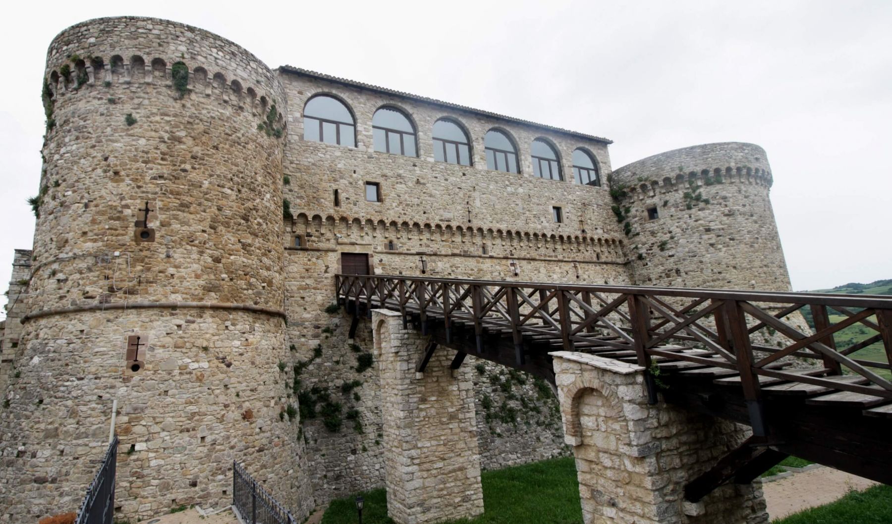 Castello-angioino-civitacampomarano-dooid