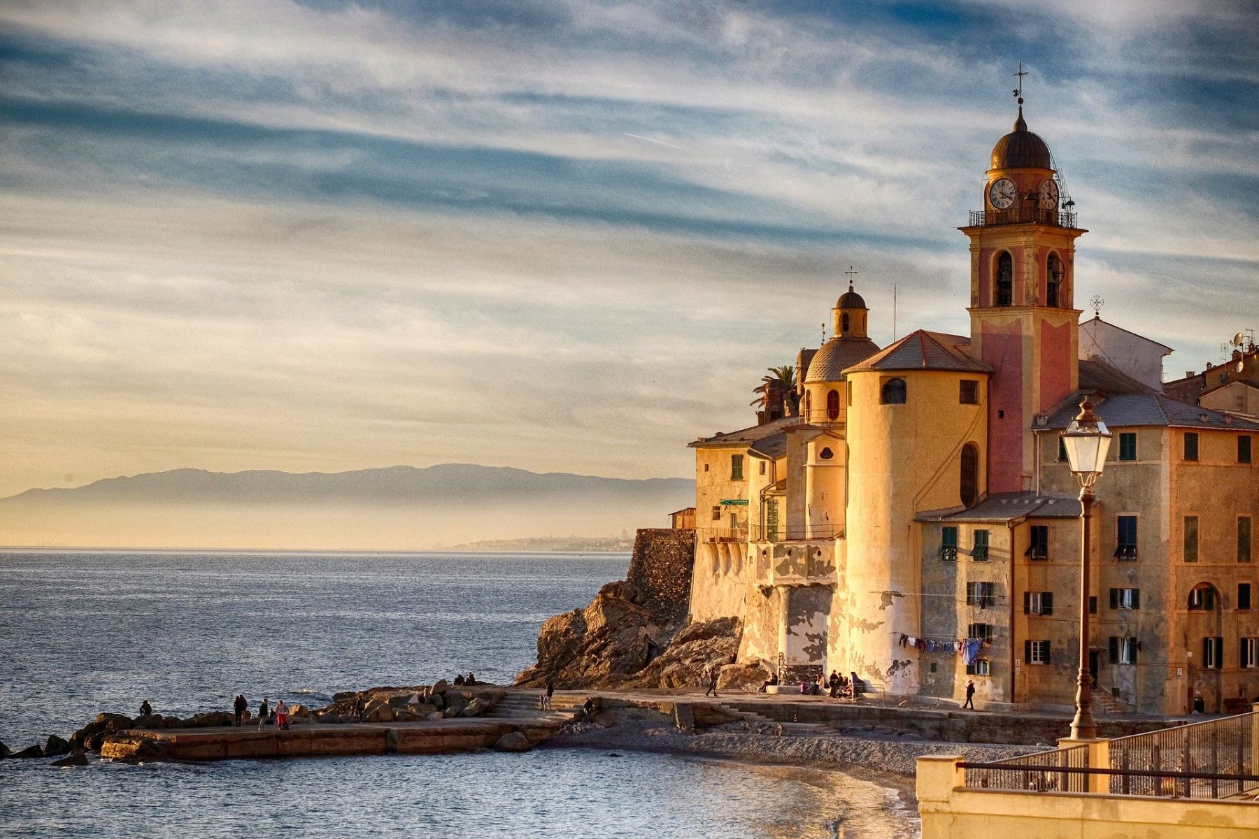 camogli-liguria-porticciolo